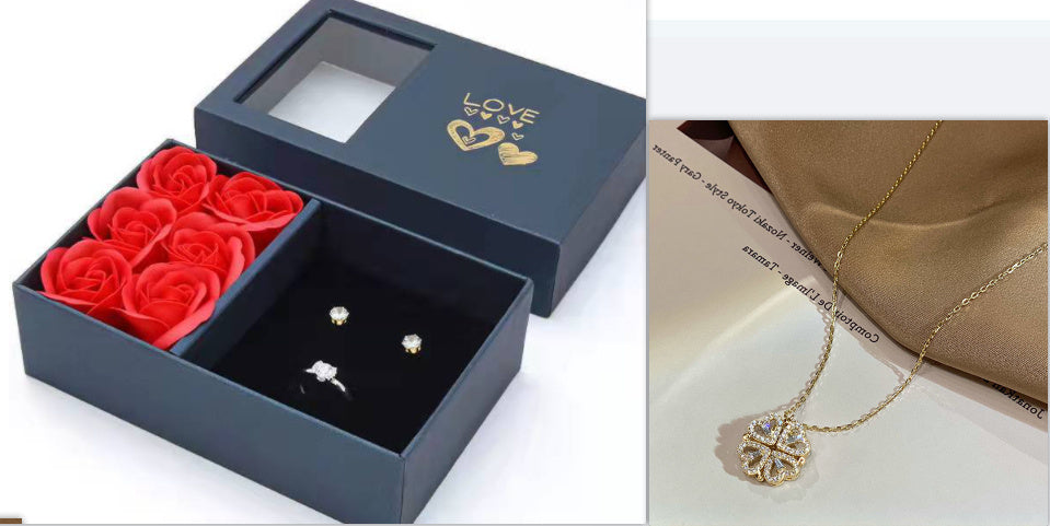 Trèfle d’Amour Necklace (Lucky Clover)